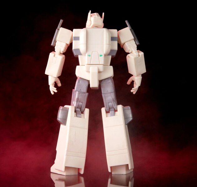 Transformers R.E.D. Robot Enhanced Design Transformers G1 Ultra Magnus Image  (6 of 23)